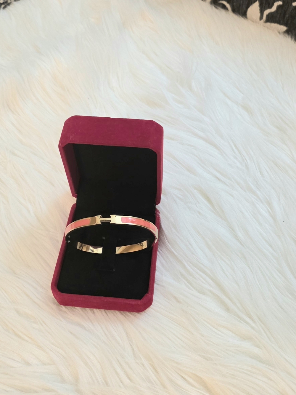 Gold Bangle Bracelet with Coral Enamel Inlay - Picture 3 of 4